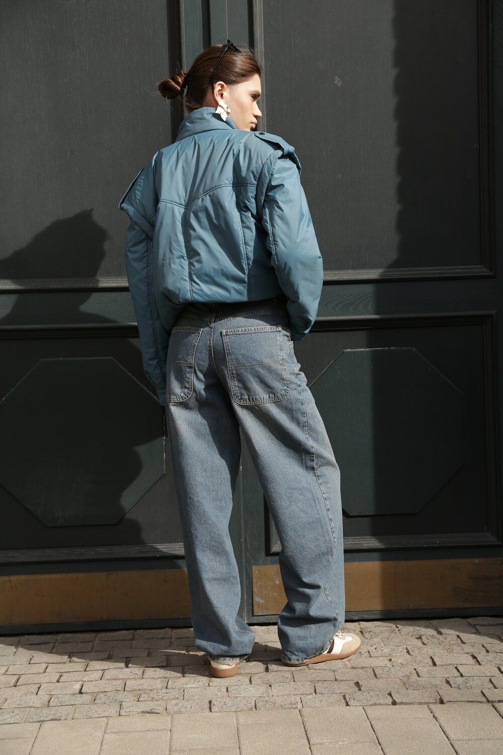 Relaxed jeans with a distressed effect